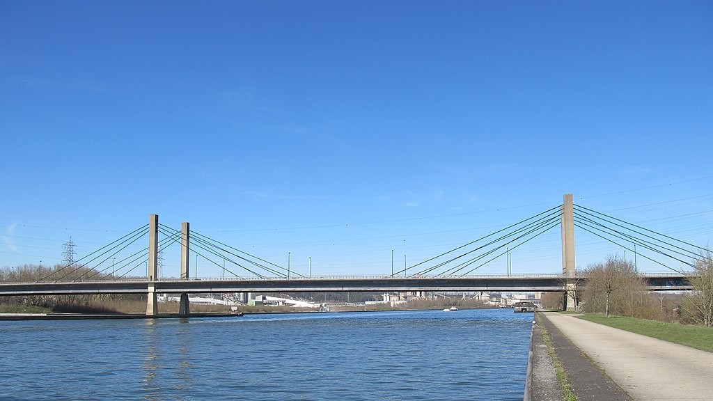 BC_pont_routier_de_Lixhe (Nenea hartia creative commons)