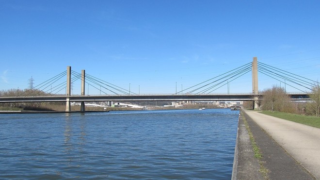 BC_pont_routier_de_Lixhe (Nenea hartia creative commons)