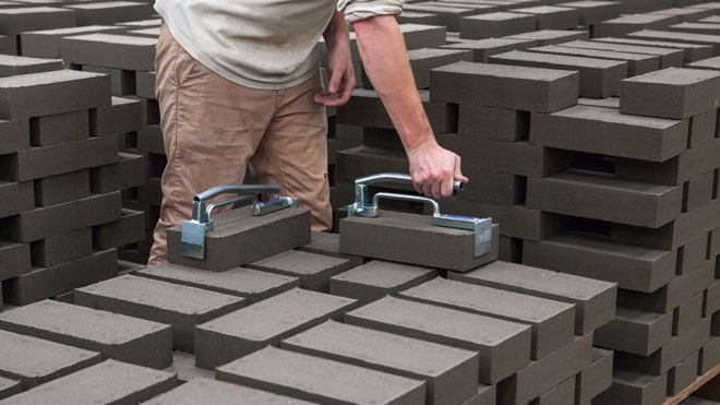 BCmaterials_Brickette_Bioklas4_©Thomas-Noceto(1)